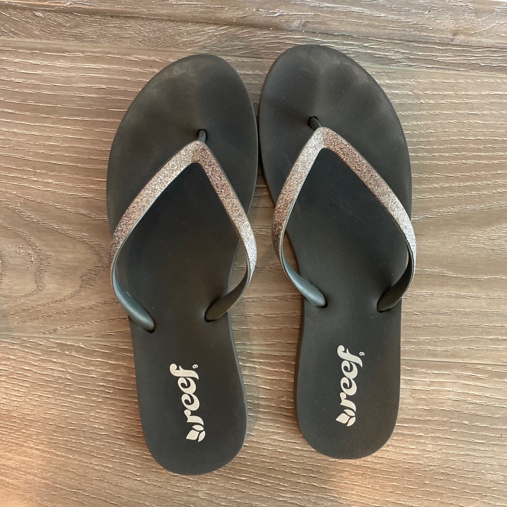 Reef glitter flip flops size 8-9